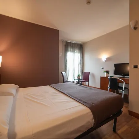 Querini Budget&business Hotell 4*