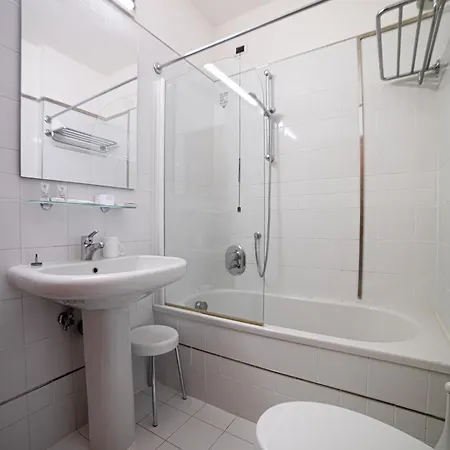 Hotell Querini Budget&business 4*