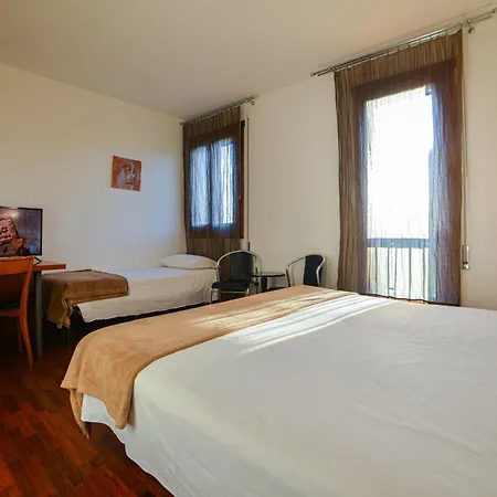 Hotel Querini Essential Business Sandrigo