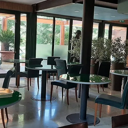 Hotel Querini Essential Business